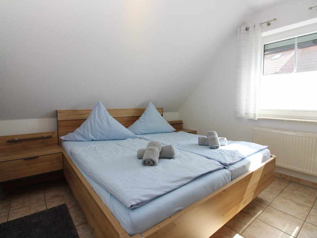 Haus Burhave - Schlafzimmer Doppelbett 3