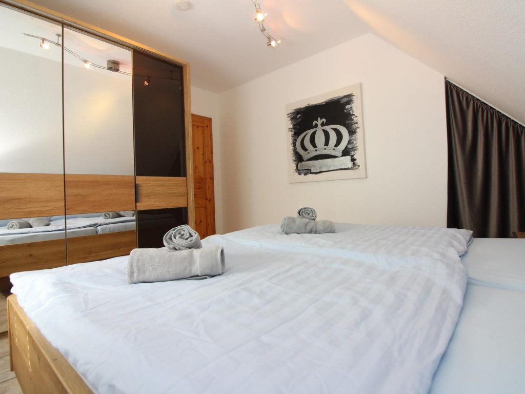 Haus Burhave - Schlafzimmer Doppelbett 2
